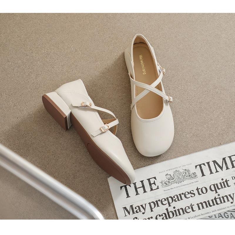 Women's soft soled thick heels round toe shoes