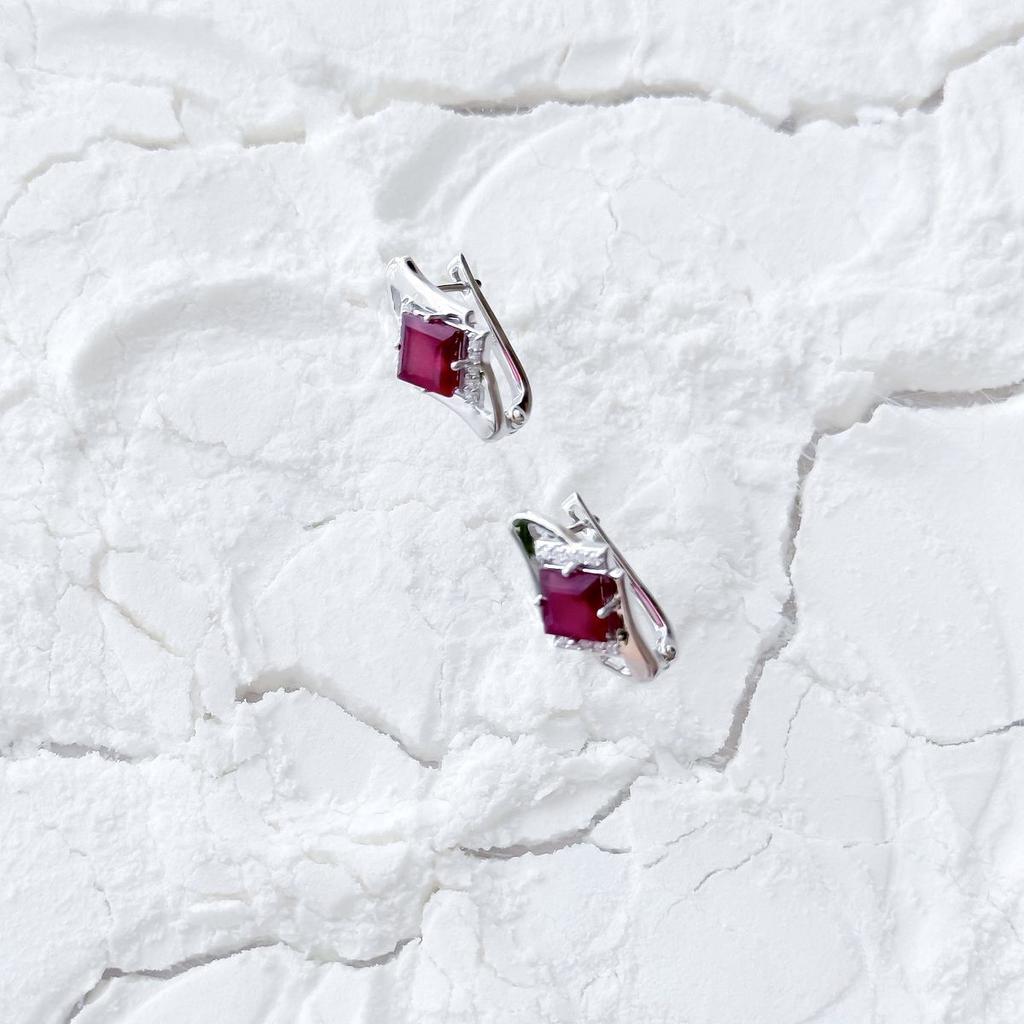 Silberohrringe mit natürlichem Rubin 2.633ct, Zirkonia (2165439)