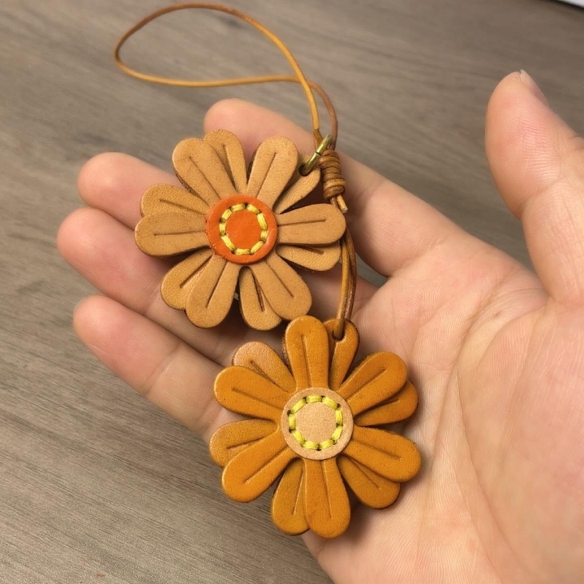 

Genuine Leather Sunflower Bag Charm Handmade Keychain Cute Car Accessory
