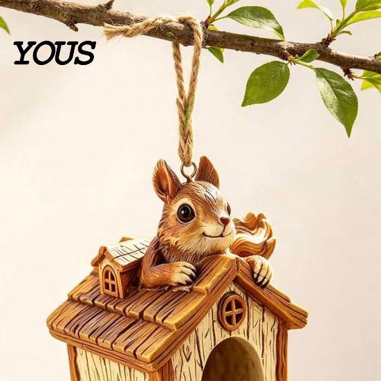 Large Capacity Bird Feeder Resin Squirrel Feeder, Outdoor Hanging Garden for Wild Birds Backyard Patio Decoration Shaped