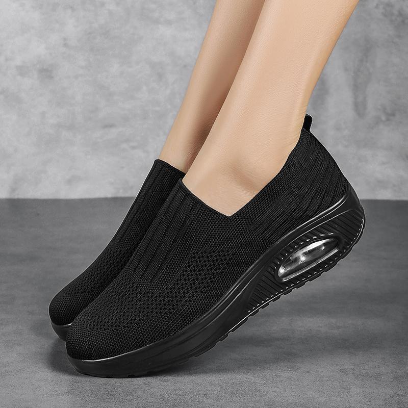 Lässige Sportbequemschuhe atmungsaktiv fly-woven weichsohlige Damenschuhe Ein-Pedal-Schütteln neue Damenschuhe dicksohlige Luftpolster
