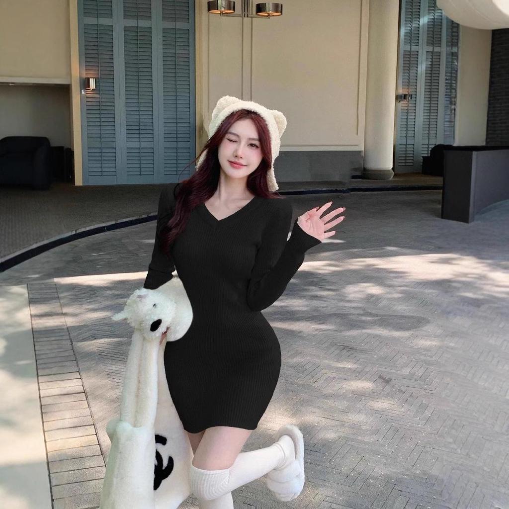 Autumn & Winter V-Neck Knitted Petite Dress - Sweet & Spicy Hip-Hugging Style