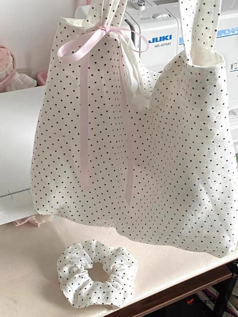 Casual simple large-capacity tote bag, new Korean polka dot canvas bag, commuting shoulder bag