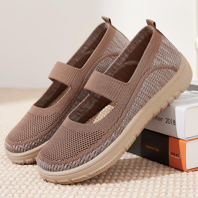 Shoes women's single shoes middle-aged and elderly mother shoes casual shoes old Beijing cloth shoes women's shoes soft soles not tired feet flat sho