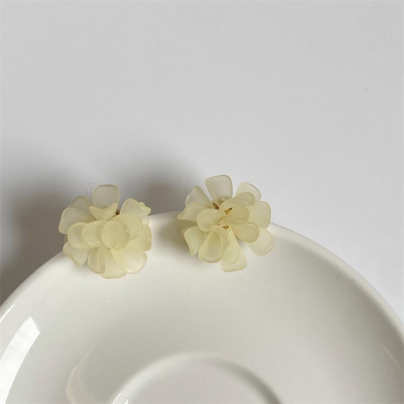 Anna SS 3D Flower Bouquet Stud Earrings - Korean-style Floral Earrings for Women, Super Fairy Design, Elegant Ear Accessories.