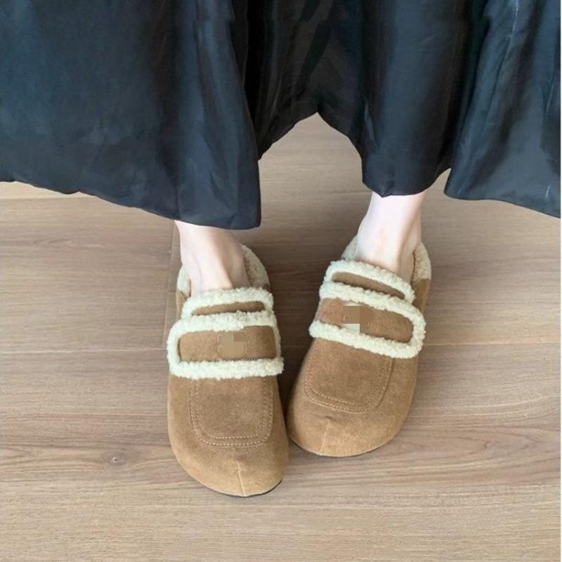 A Lazy Person Wears Thick-soled Women's Shoes with A Half-slipper Toe and Fleece Slippers on Top