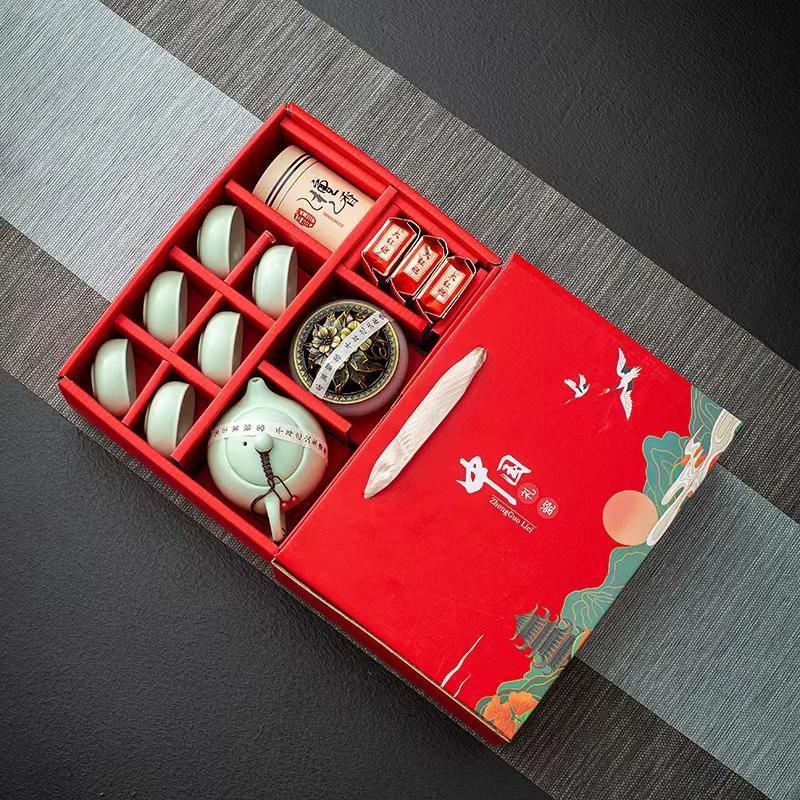 

Набор для чая Кунг-фу Подставка для благовоний Подарочная коробка Церемония Один чайник Четыре чашки Можно Песок Сандаловое дерево Плита Китайская Керамика Портативный в машину Чашка Бар Four-piece Set