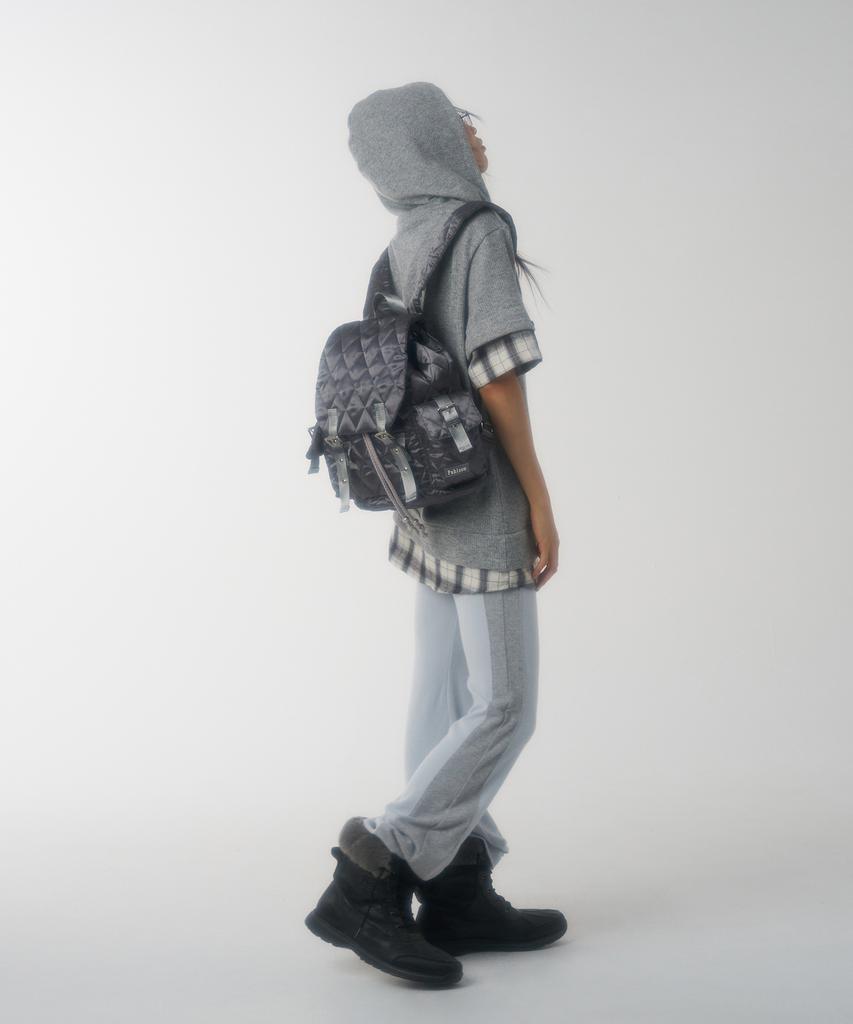 Pahisum Glossy Quilted Backpack_Charcoal