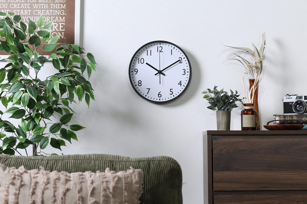 Horloge murale Fujiboeki Largeur 25 x Profondeur 4 x Hauteur 25 cm Noir Silencieux Trotteuse Continue Simple 37858 Petit