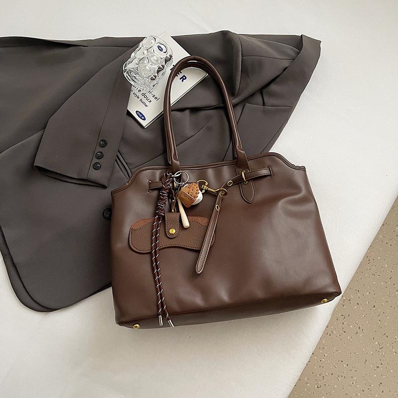 Retro Bag Women's Large Capacity 2025 New Autumn and Winter Versatile Casual Shoulder Bag Simple Work Commuter Tote Bag