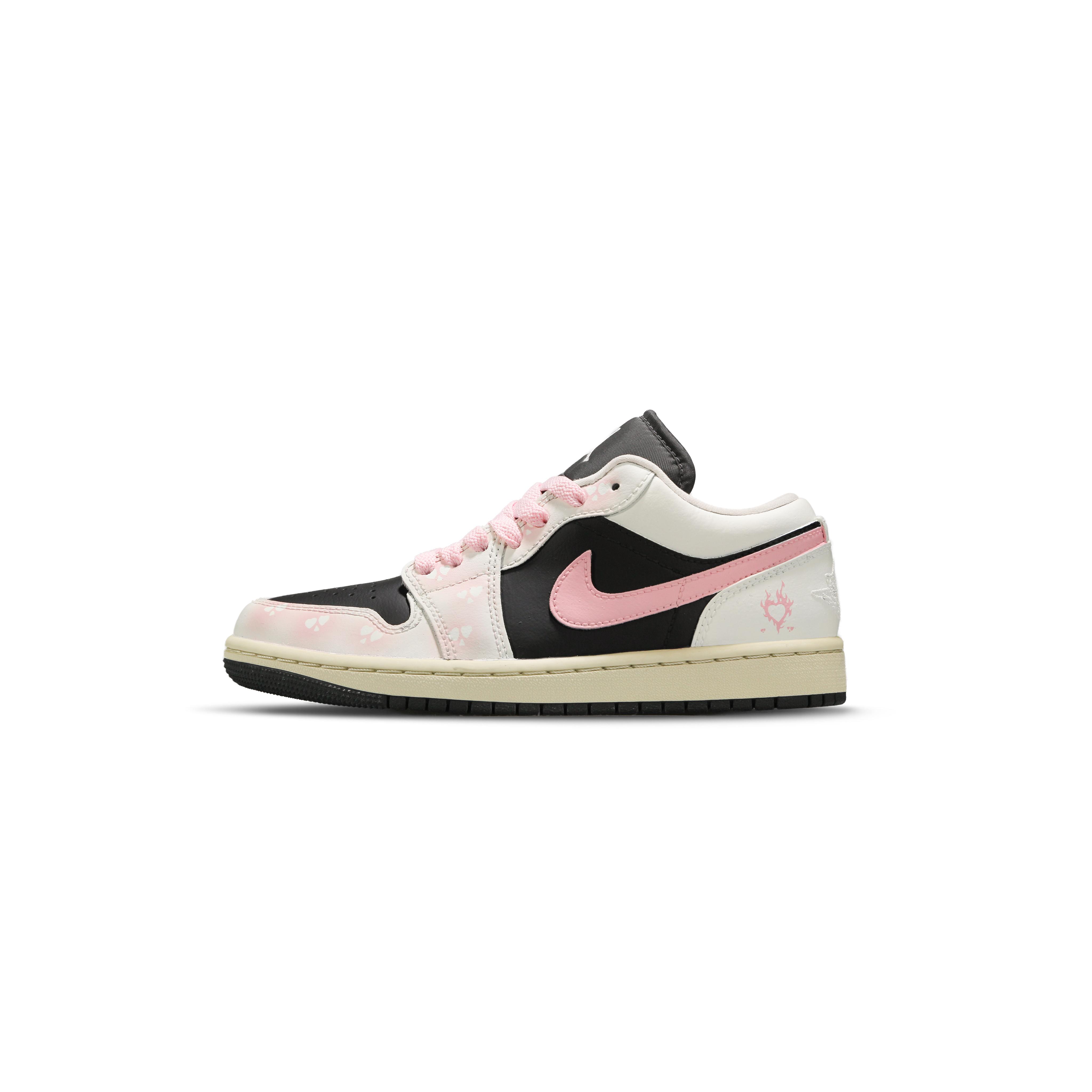 

Jordan Air Jordan 1 Slip Resistant Abrasion Resistant Low top Vintage Basketball Shoes Women s Beige Pink DC0774-001(Team2306) 36.5