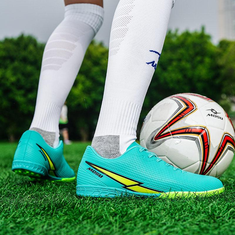 Soccer Shoes Women’s Sneakers Boys' Football Boots School Student Shoes Girls' Football Boots Couple Men Lightweight Sneakers Plus Size 36-45