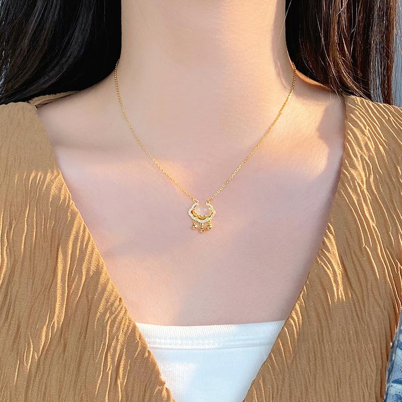 Xiangyun, Ping'an, Ruyi Lock Necklace, Xia Classical, Ethnic Style, Blessing, and Fashion White Jade Marrow Pendant