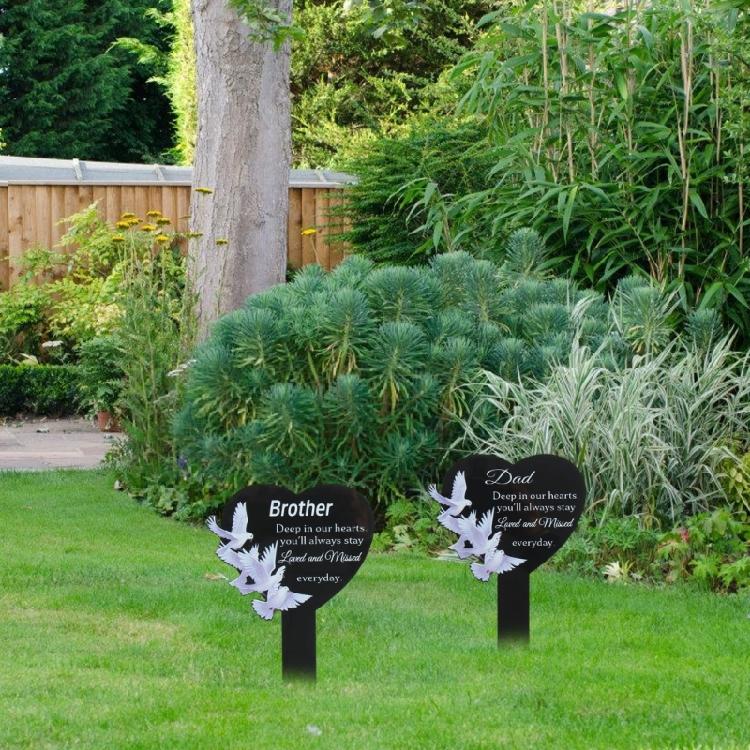 Remembrance Plaque Heart Shape Cemetery Memorials Gift Weatherproof Acrylic Engraved For Loved One Outdoor Decoration