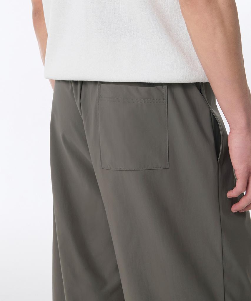 Musinsa Standard Cooling Deep Tuck Wide Elastic Waist Pants [Khaki Gray]