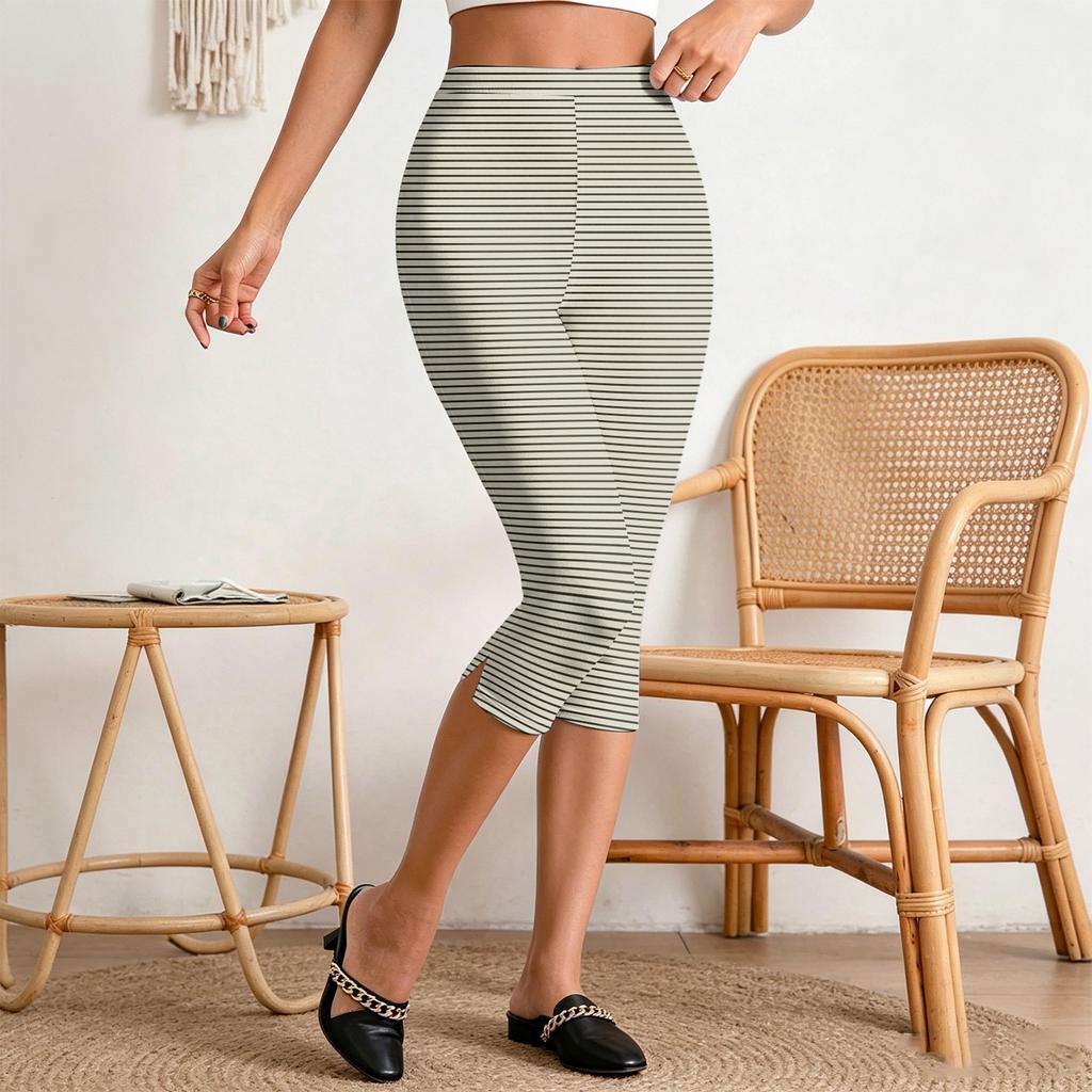 Women's Casual Elastic Waist Capri Pants Slim Fit Lightweight Stretchy Cropped Trousers with Side Slit Detail for Everyday Wear