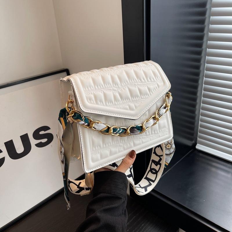 

Корейская версия простой маленькой сумки 2024 года, популярная новая модная женская сумка через плечо с ретро-текстурой, маленькая квадратная сумка-мессенджер