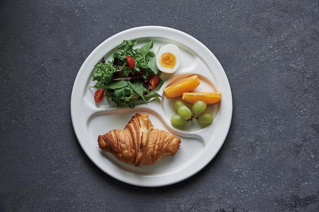 Nodahoro Enamel Round Plate, Heat-Resistant, 24cm, Medium Size, Divided, Lunch Plate, White, Made In Japan, RP-M