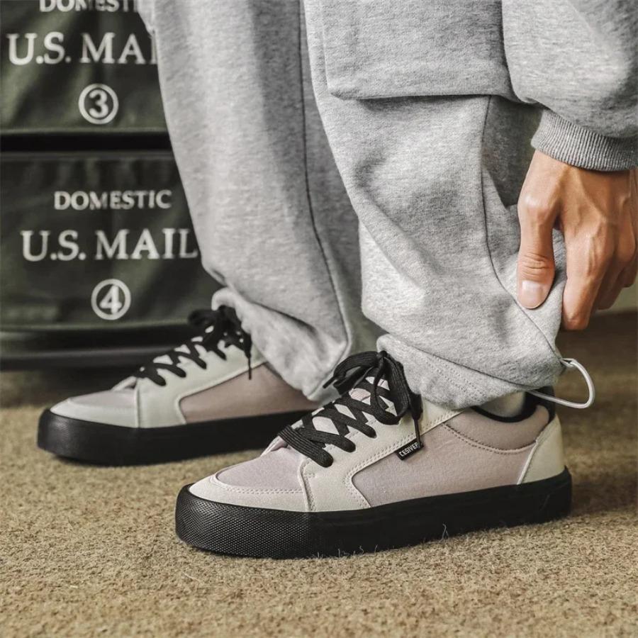 2025Seasons New Street Style New Retro Color Flat Soft Soled Men Light Vulcanized Leisure Shoes Sports Walking Shoes tenis baixo