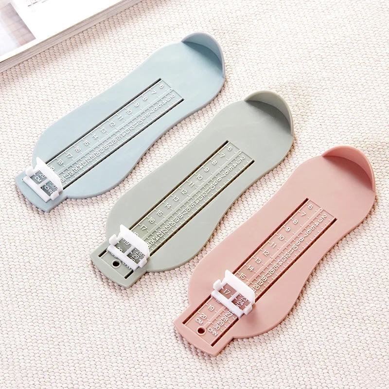 1 stk. fotlinjal for baby, fotlengdemåler for barn, barneskokalkulator for barn, spedbarnssko, beslag, måleverktøy