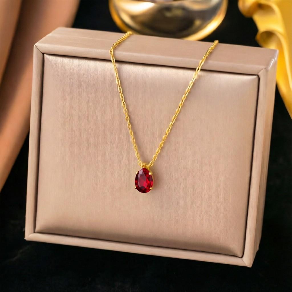 Single Pear Shaped Teardrop Diamond Necklace Titanium Steel Gold Plated Fade Resistant Simple Delicate Collarbone Chain Minimalist Design