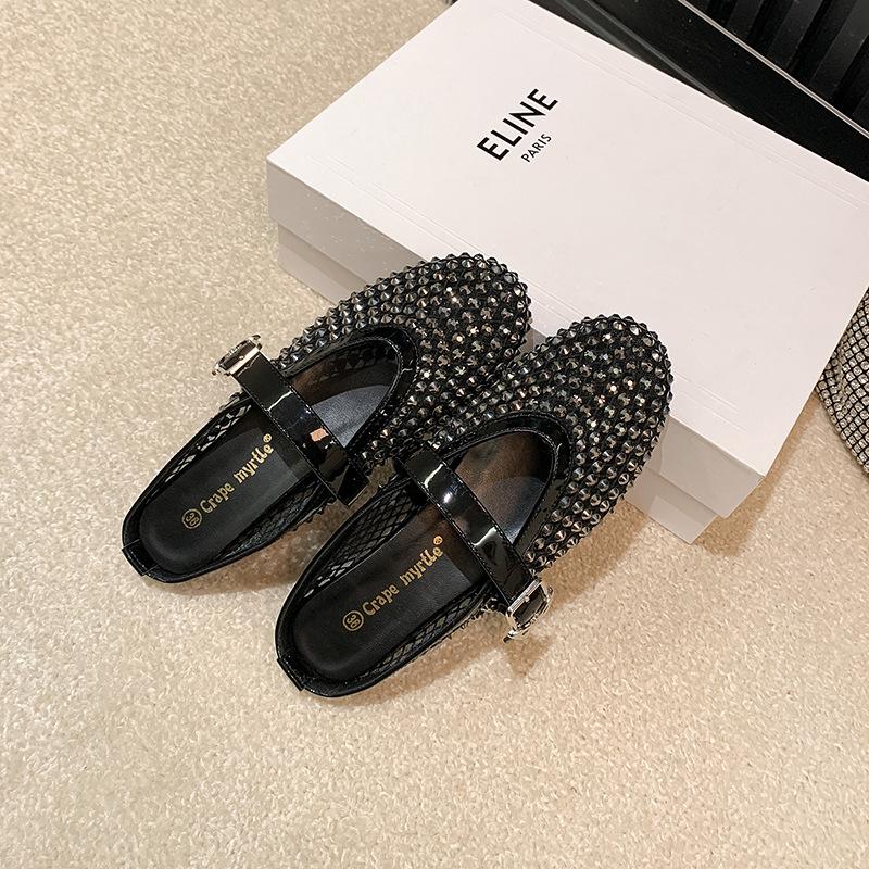 

Su Yinyin has the same style, which is beautiful and lazy, full of diamonds and fishing nets, with a lazy bag head, versatile and breathable, half-tow 40