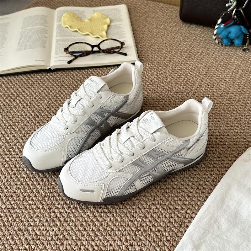 2025 summer new flat bottom inner height increase small white shoes women's mesh breathable casual sports soft sole light board shoes
