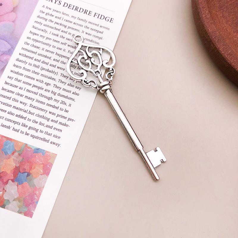 

Подвеска Сердце и Ключ - 6 стилей сплавных ювелирных шармов