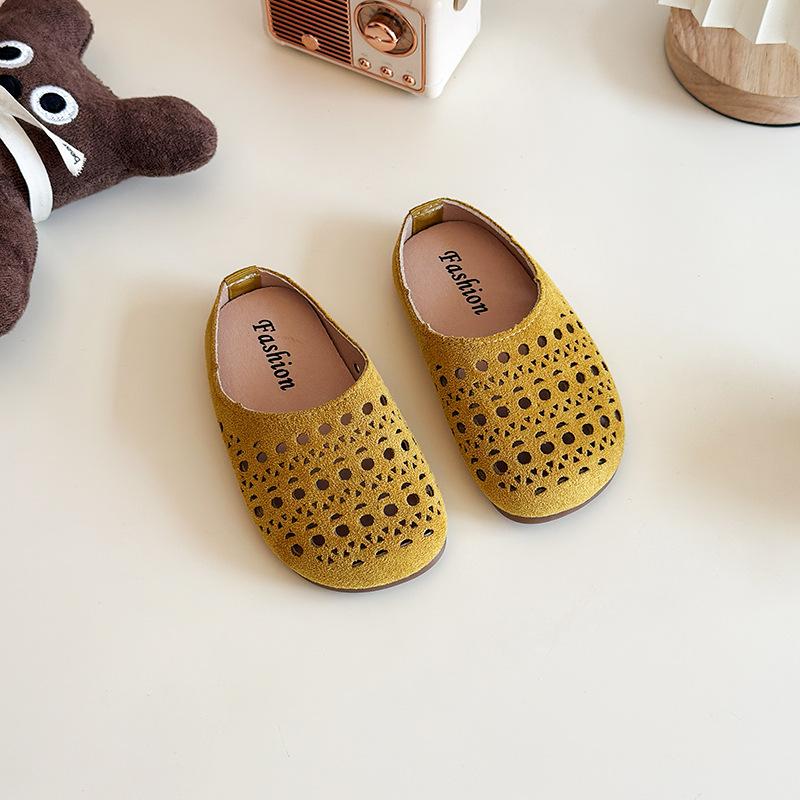 Meisjes Pantoffels Buitenshuis Uitgehold Trendy Kindersandalen Casual Zachte Zool 2025 Zomer Nieuw Kinderen Strand Schoenen Antislip Ins