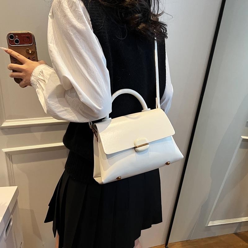 

Large capacity tote women s bag 2025 new fashion underarm crossbody small square bag soft leather casual texture trendy 23*8*16