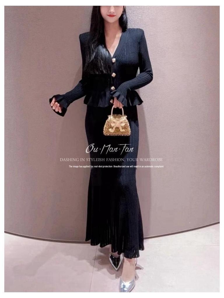 Elegant French-Style V-Neck Slim Fit Fishtail Knit Dress
