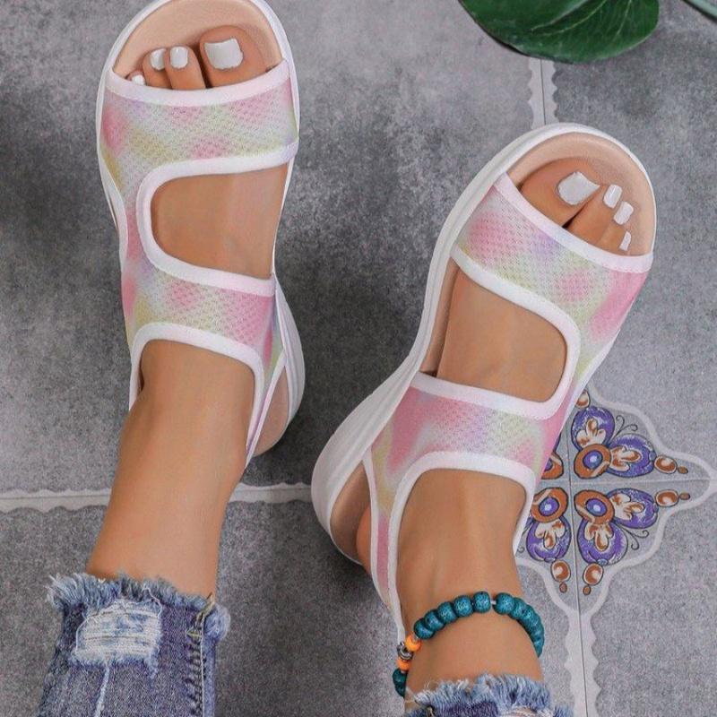 Fashion In the Summer of 2025, the New Fashionable and Lightweight Sports Sandals Feature a Woman Kicking Off a Fish Mouth with One Foot