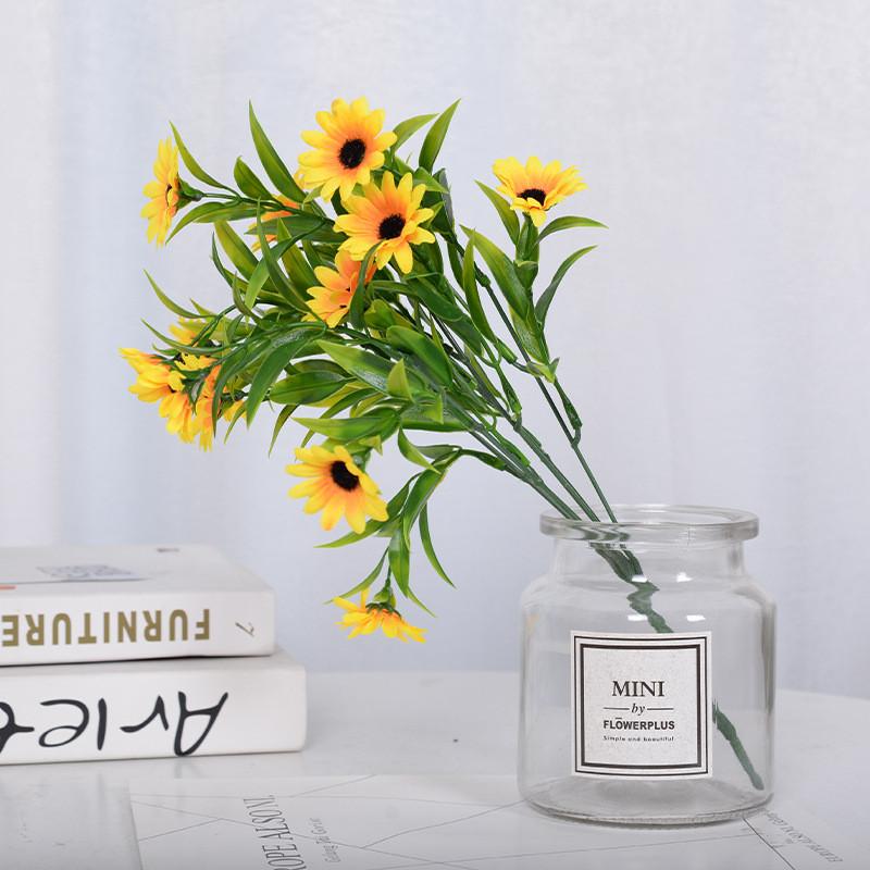 Artificial Small Daisy Flower Arrangement With Handcrafted Technique For Event And Home Use