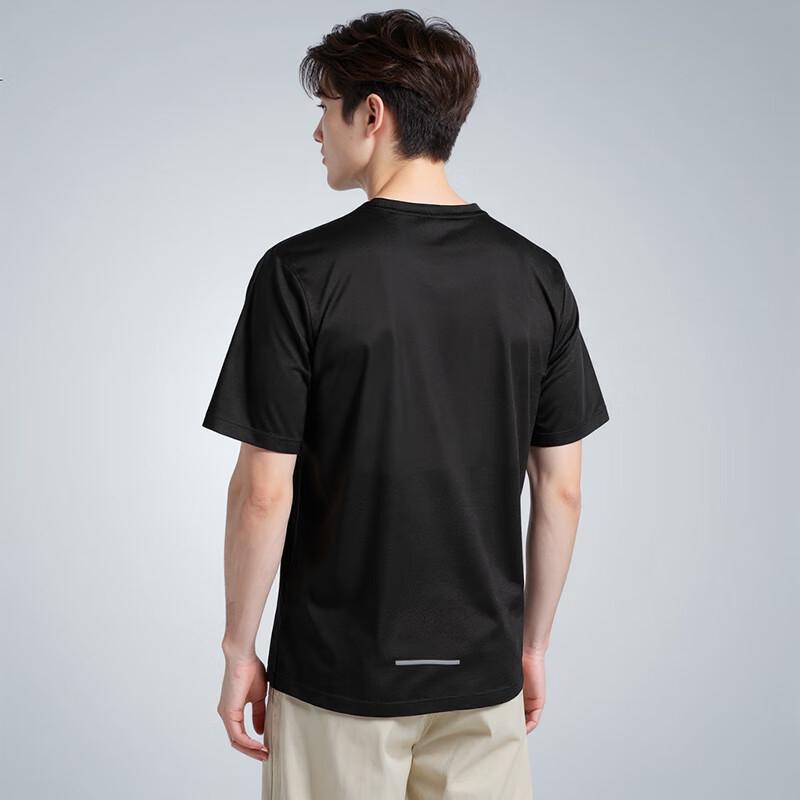 Nike Men s Short Sleeve T-Shirt AJ7566 M