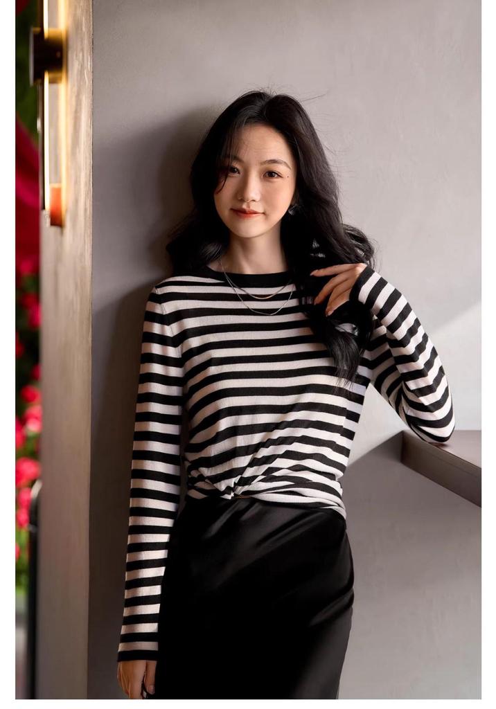 Women's Blue & White Striped Knit Pullover - Spring 2026 Collection