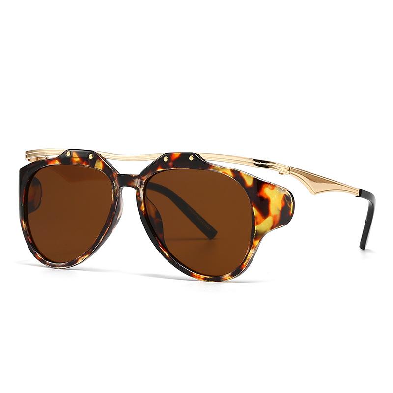 Luxury Designer Vintage Irregular Metal Pilot Sunglasses Women For gentlemen Sun Glasses Punk Rivet Sexy Ladies Popular Shades for daily use