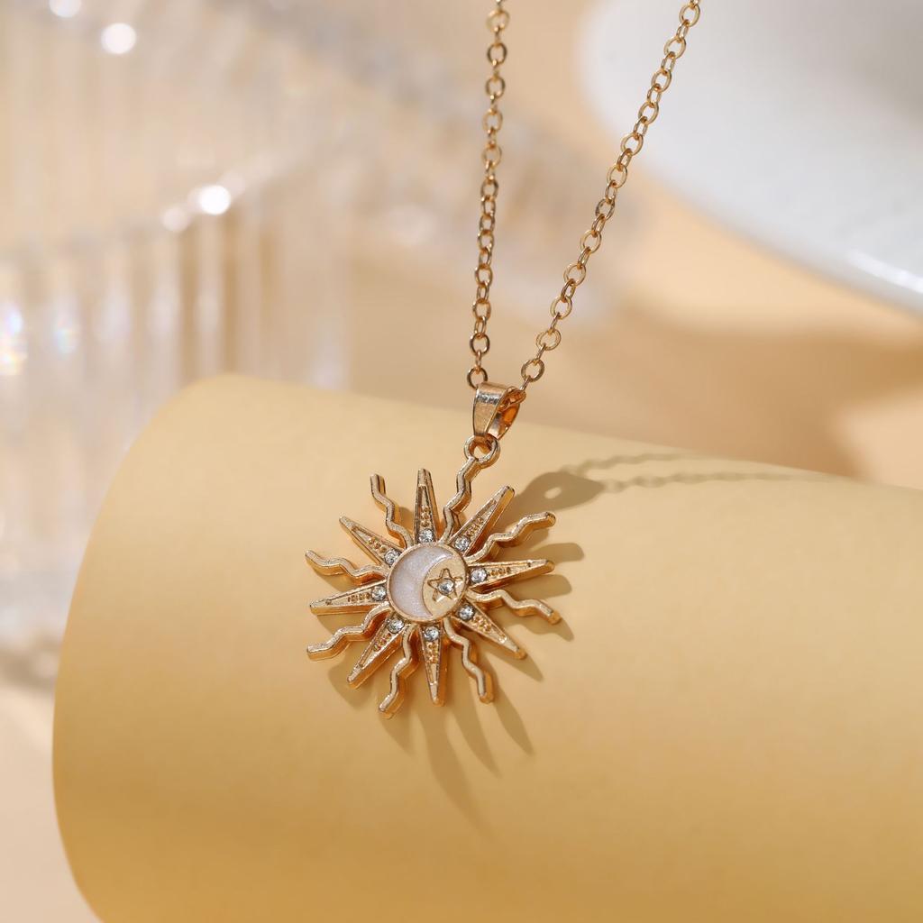 European and American fashion temperament metal wind sun alloy pendant personality sun moon stars dripping oil full diamond pendant collarbone chain