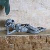 1pc Alien Resin Statues Figurine Halloween Creative Statues Desktop Home Decor Garden Decoration Christmas Ornaments