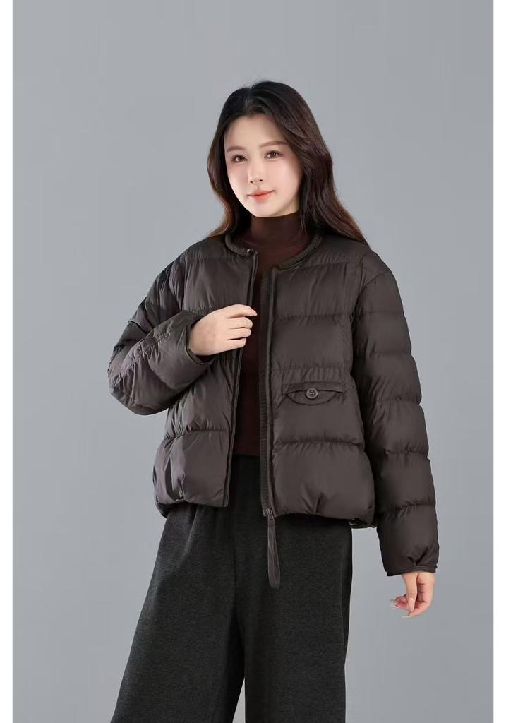 Autumn and winter new light and simple down jacket women's short fashion casual round neck loose white duck down jacket tide