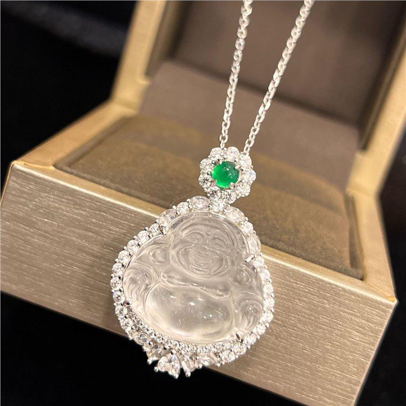 Women's Silver Titanium Steel Necklace with Micro-Inlaid Zircon - Elegant, Durable Clavicle Chain Jewelry