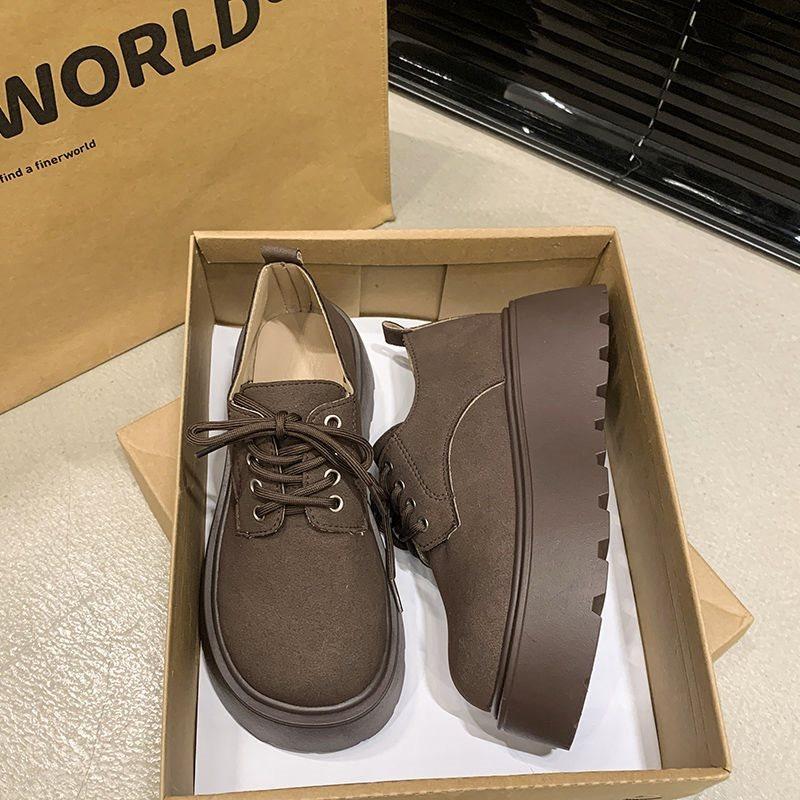 Women's thick soles increase in height with one pedal, lazy single shoes are super soft, small people, and high heels are retro and versatile.