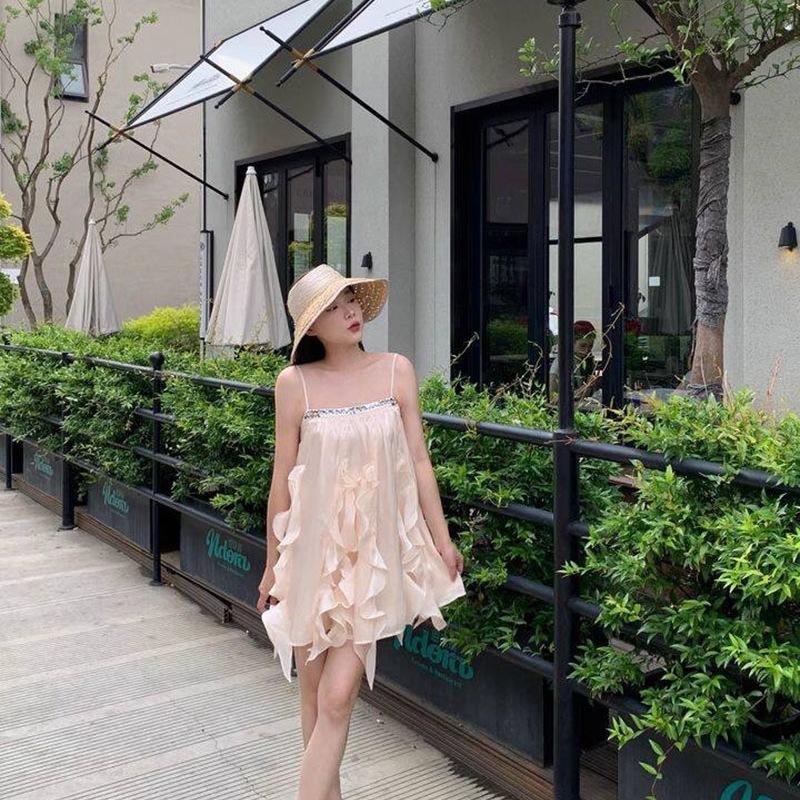Summer irregular ruffle edge loose a word short skirt seaside vacation wind suspender design girls small skirt
