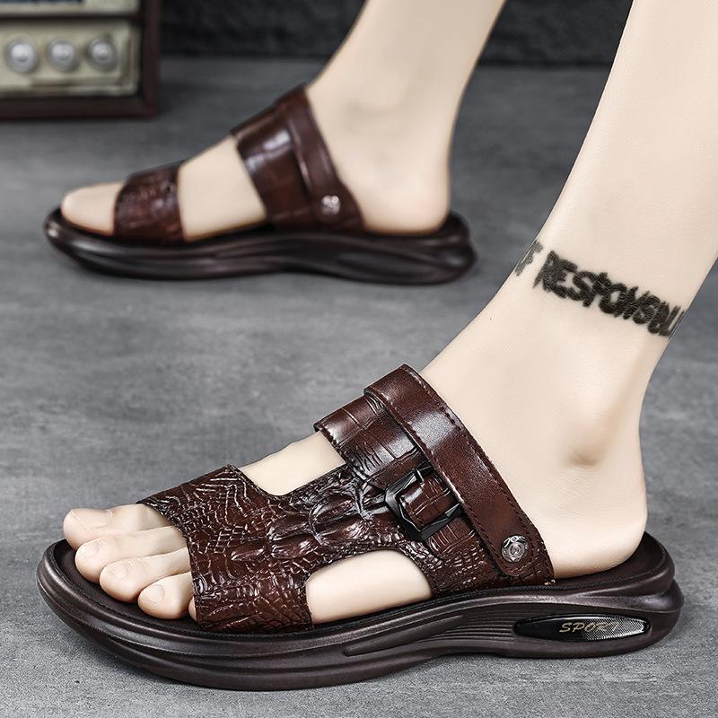 Sandals Men's Summer Wear 2025 New Men's Outdoor Beach Wading Leisure Sports Versatile Dad Cool Slippers