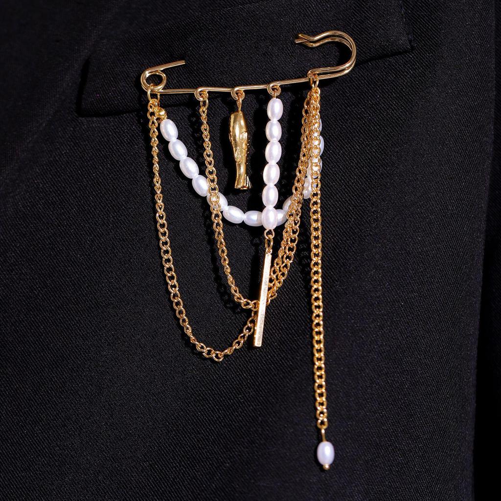 Minimalist Cross Jewelry Paperclip Chain Brooch—Unisex Punk Hip Hop Heart Pin with Tassel for Suits