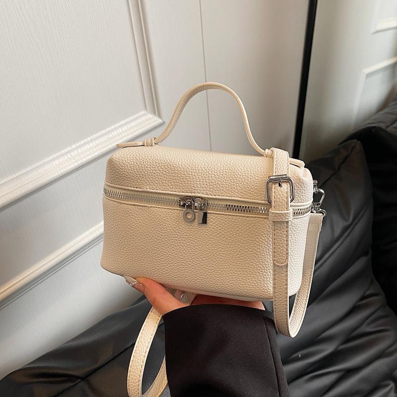 2025 summer new lunch box bag fashionable and simple women's bag commuting to work portable box bag crossbody small square bag