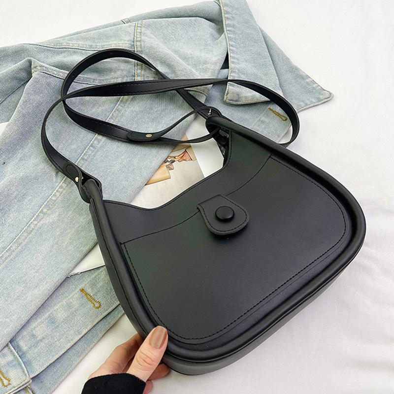 

Осенняя ретро и красивая повседневная сумка-тоут корейская модная сумка женская 2024 новая сумка через плечо для поездок на работу чёрный