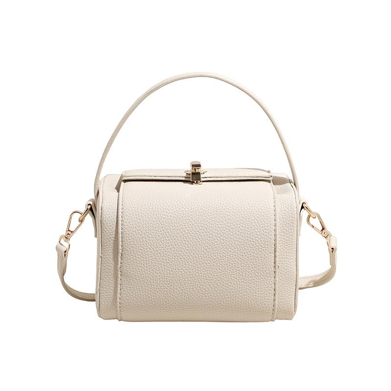 

Niche design handbag women s 2026 spring new texture light luxury casual shoulder messenger bag 18*10*12 белый