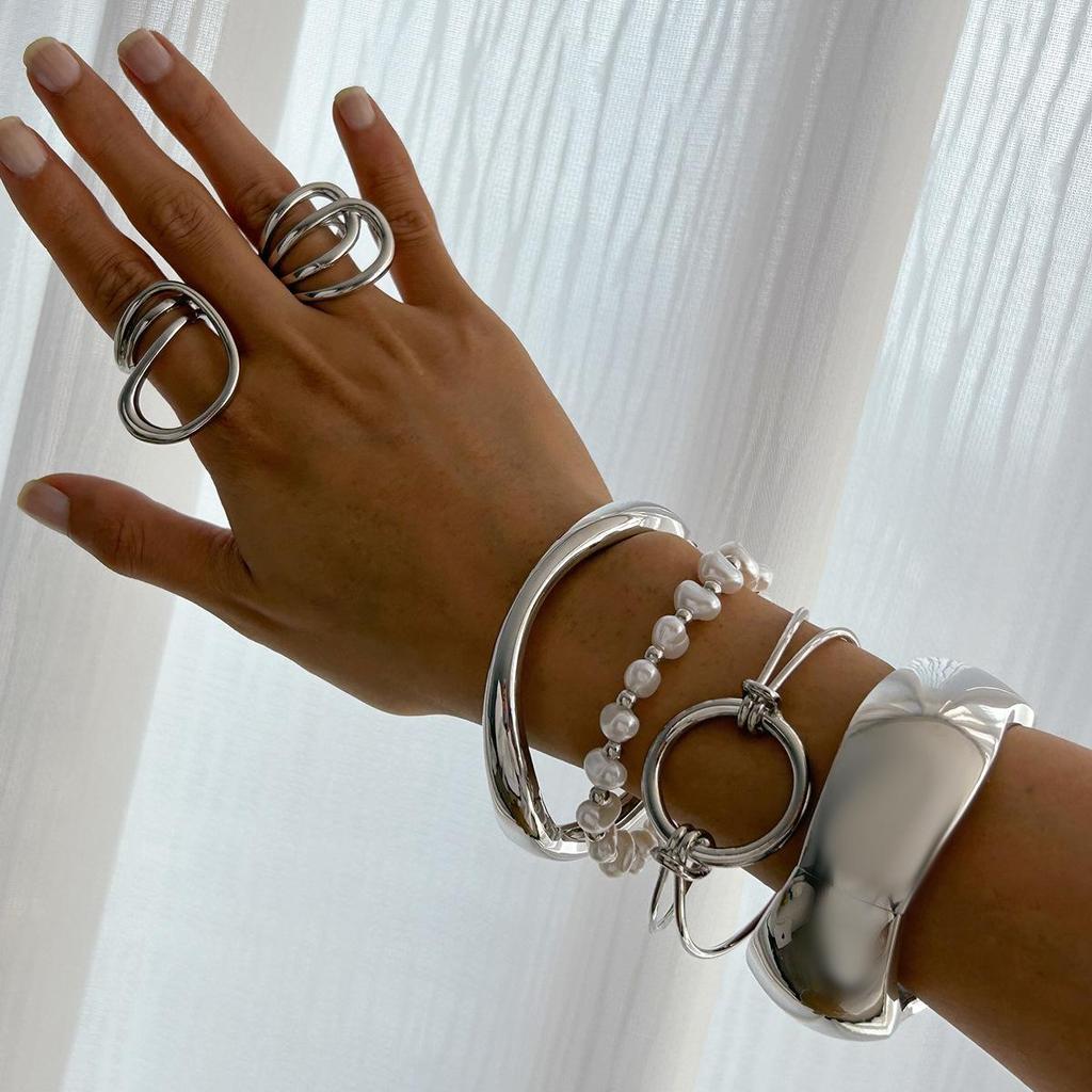 Enkelt Geometri Legeringsarmbåndsett Uregelmessig Linje Blank Fjærarmbånd Mote Pendler Fest Passer for Kvinner