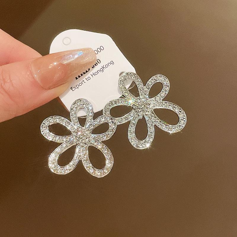 Silbernadel Eingelegte Diamant-Blumenquasten-Ohrringe - Elegante und Modische High-End-Stecker mit Einzigartigem Design