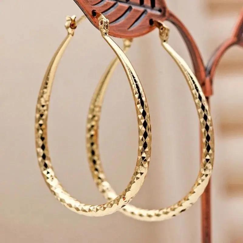 Able Oval Gold And Silver Large Hoop Earrings Are Suitable For Women To Wear As Gifts At Banquets Or Festivals